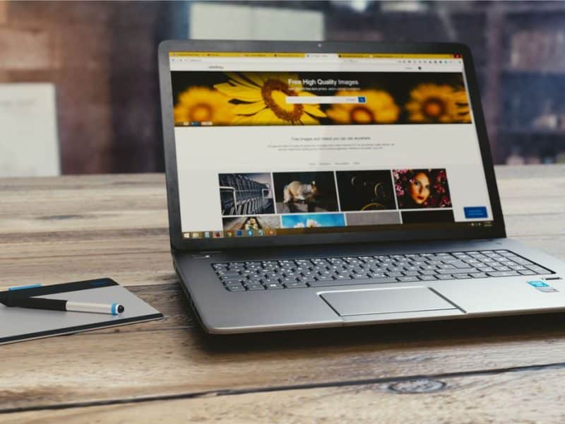 un site web ouvert sur un pc